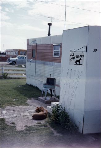 1959_trailer_yard_02.jpg