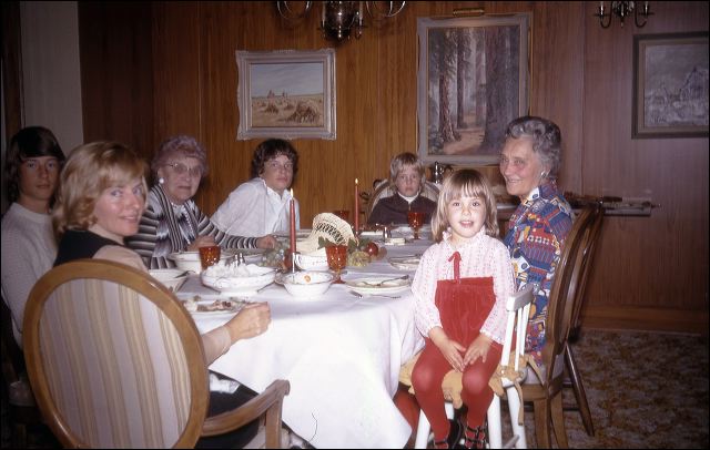 1974_christmas_myrtl_1a8332.jpg