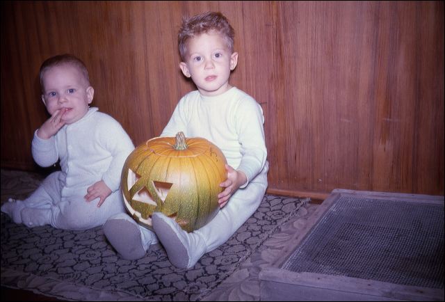 1962_halloween_01.jpg