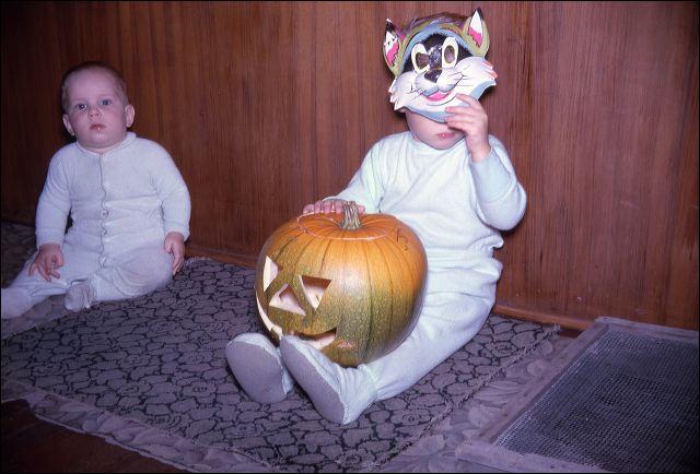 1962_halloween_02.jpg