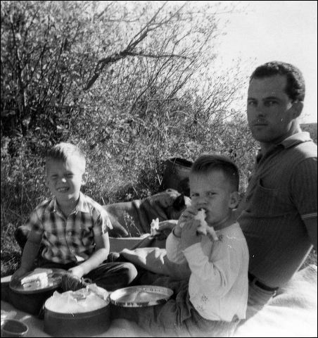 1965_picnic.jpg