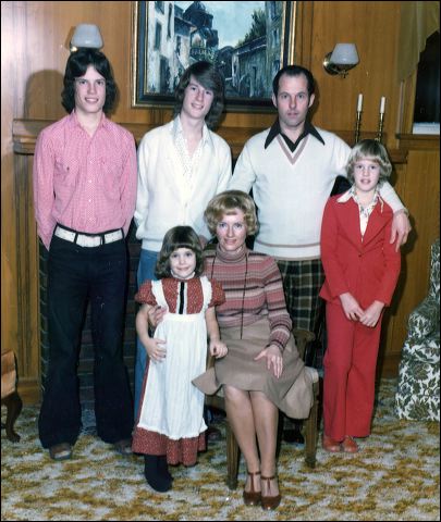1974_family.jpg