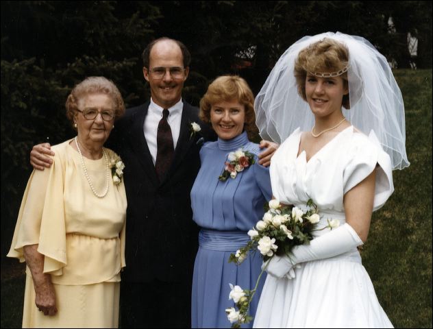 1986_karen_wedding_06.jpg