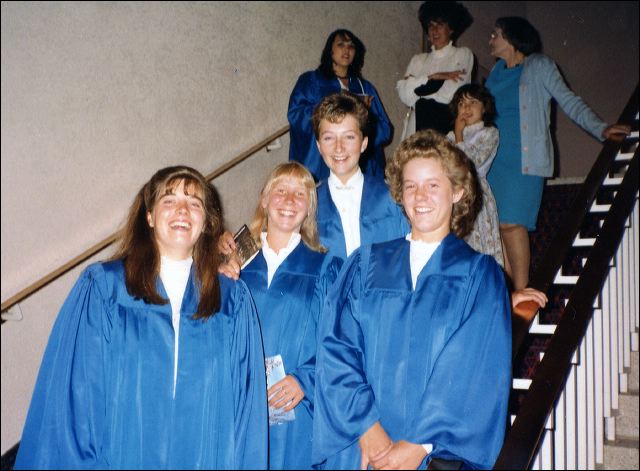 1983-karen-grad02.jpg