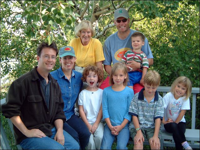 2001_family_03.jpg