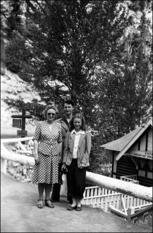 1947_banff_01.jpg