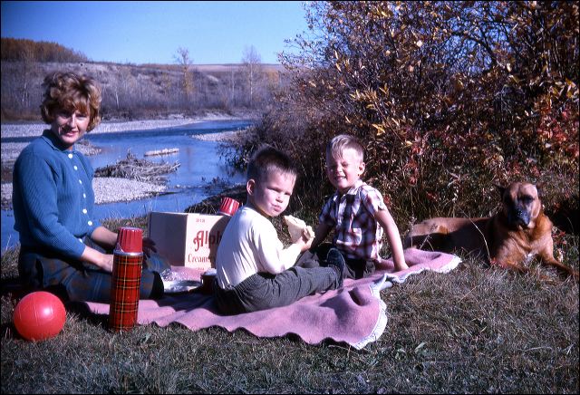 1963_picnic_03.jpg