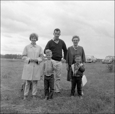 1966_family_01.jpg